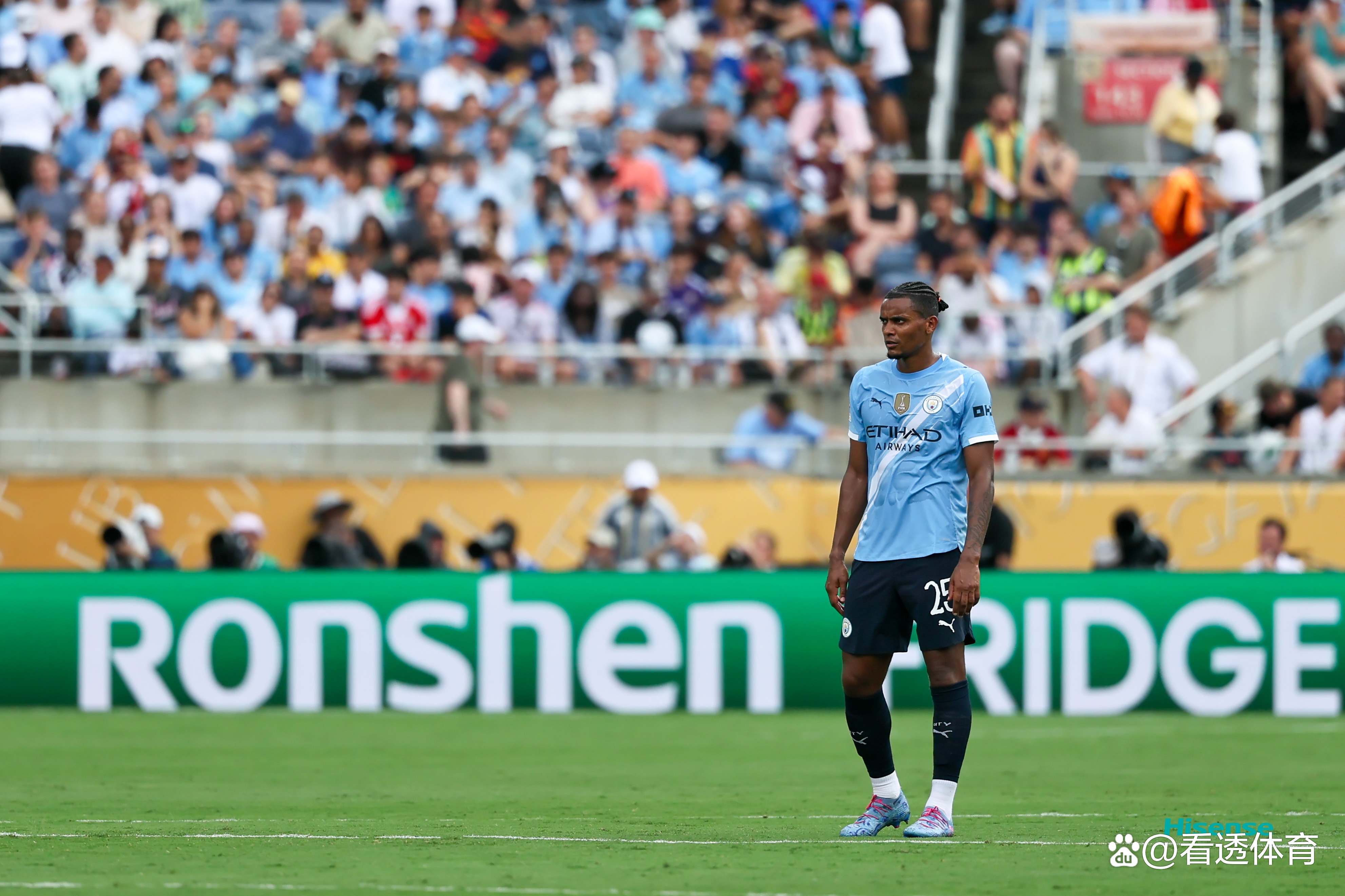  尤文图斯观众热烈欢呼！，费德勒迎来十二赛季出色发挥全场沸腾不已